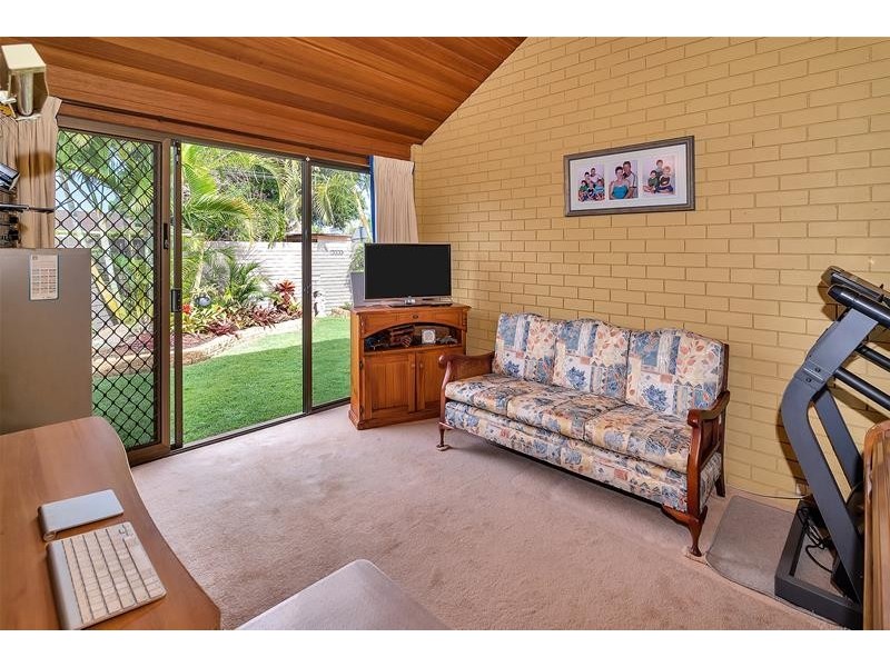 202 Tahiti Avenue, Palm Beach QLD 4221