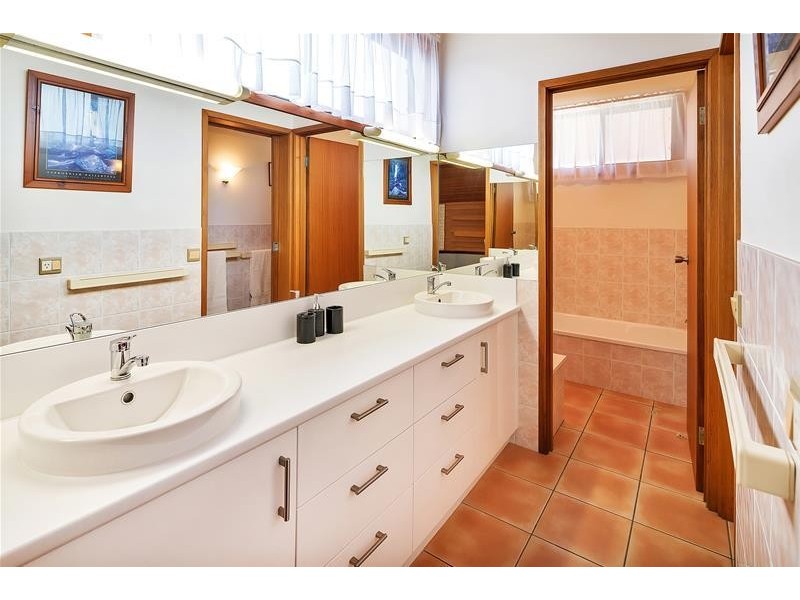 202 Tahiti Avenue, Palm Beach QLD 4221