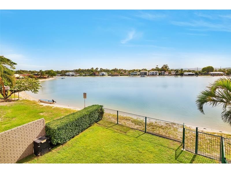 202 Tahiti Avenue, Palm Beach QLD 4221