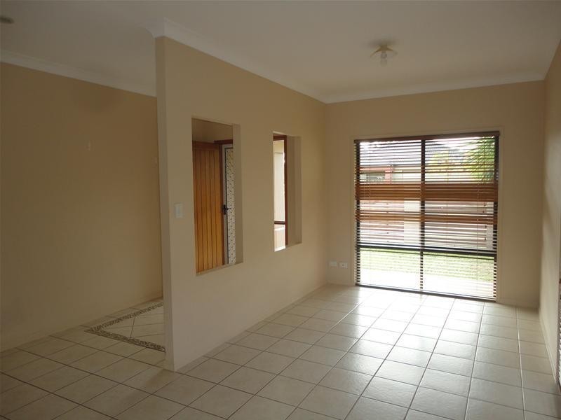 6 Lantau Crescent, Varsity Lakes QLD 4227