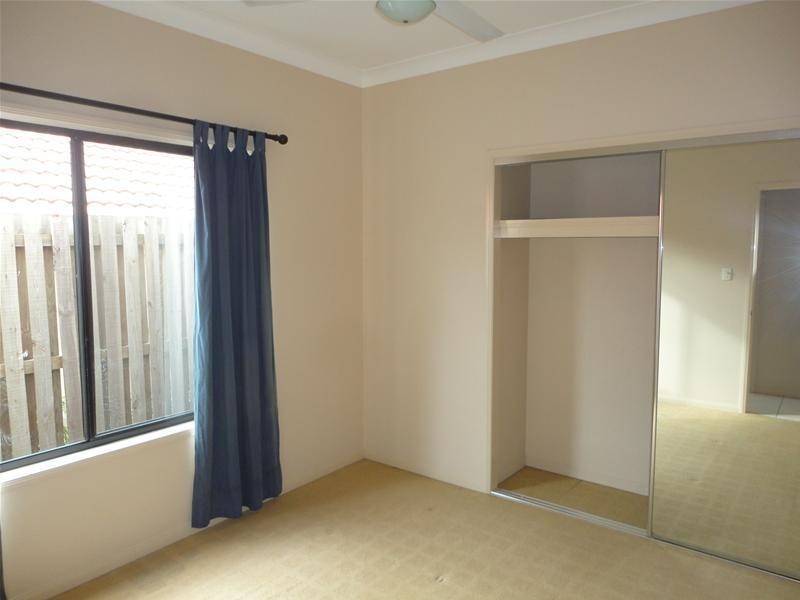 6 Lantau Crescent, Varsity Lakes QLD 4227