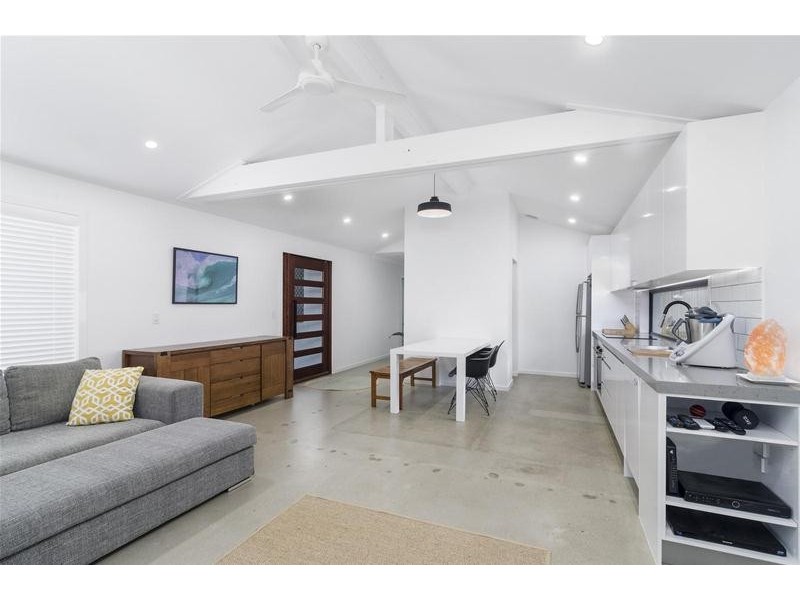 335 Adina Avenue, Bilinga QLD 4225