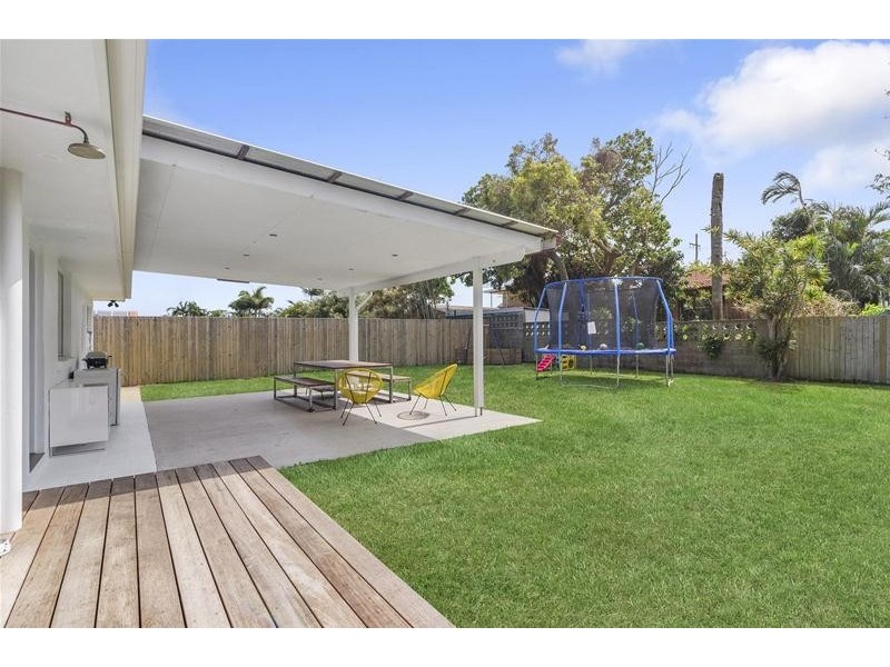 335 Adina Avenue, Bilinga QLD 4225