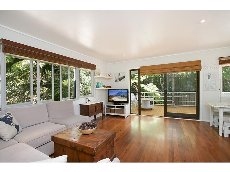 24 Riverside Drive, Currumbin Waters QLD 4223