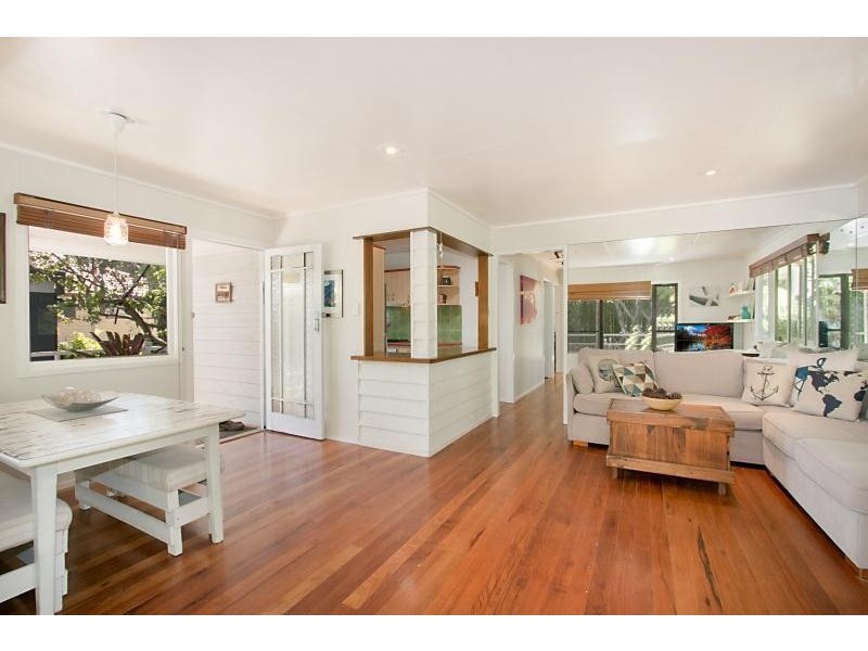 24 Riverside Drive, Currumbin Waters QLD 4223