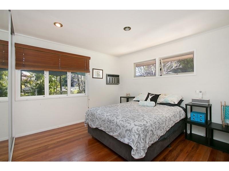 24 Riverside Drive, Currumbin Waters QLD 4223