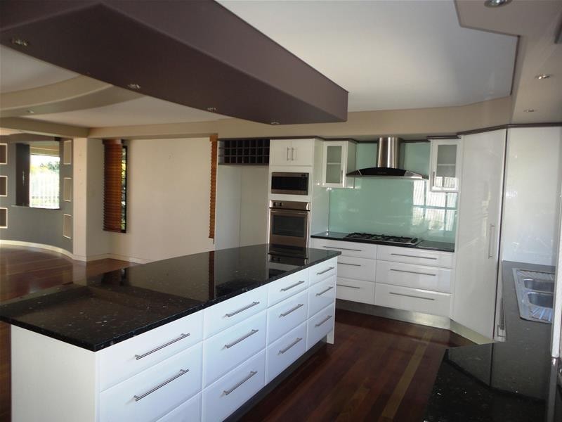 17 Kaffia Court, Elanora QLD 4221