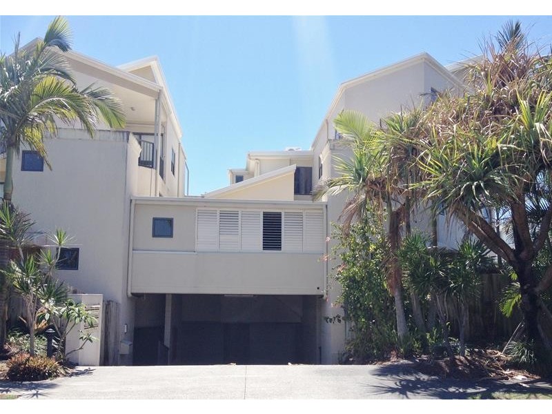 2/53 Petrel Avenue, Mermaid Beach QLD 4218