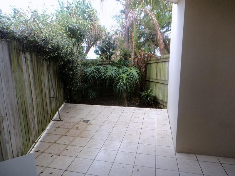 2/53 Petrel Avenue, Mermaid Beach QLD 4218