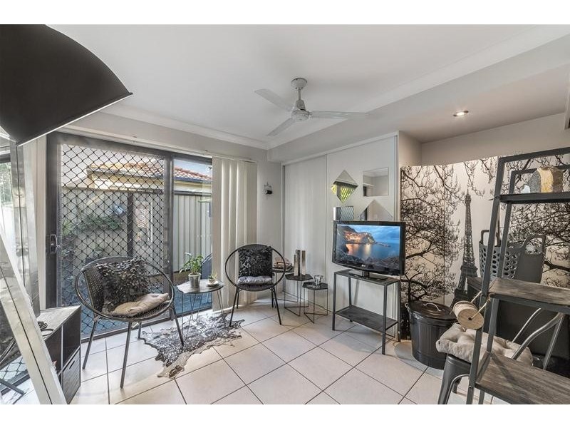 1/35 Harley Street, Labrador QLD 4215