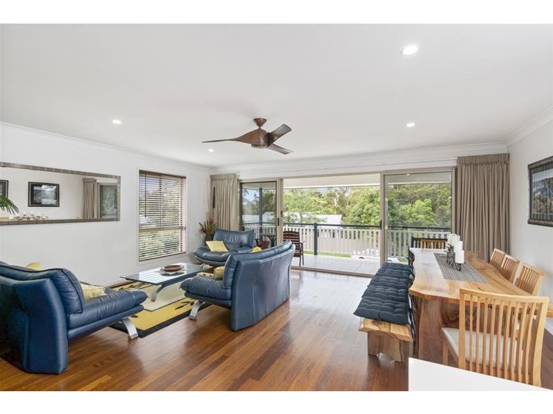 6 Calcita Avenue, Elanora QLD 4221