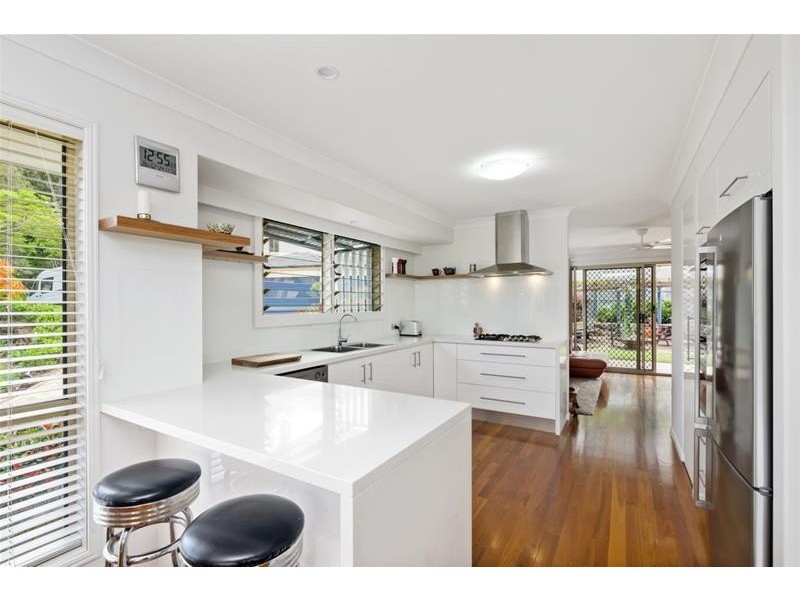 6 Calcita Avenue, Elanora QLD 4221