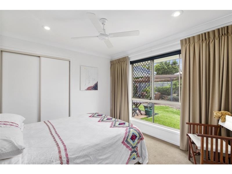 6 Calcita Avenue, Elanora QLD 4221