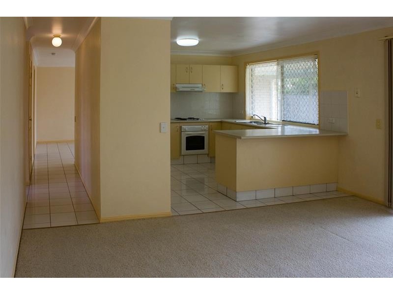 10 Saffron Street, Elanora QLD 4221