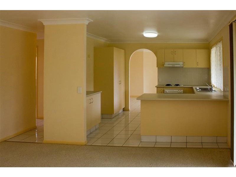 10 Saffron Street, Elanora QLD 4221