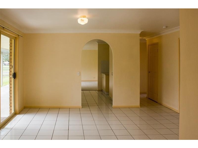 10 Saffron Street, Elanora QLD 4221