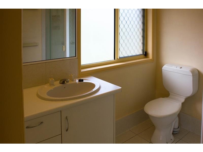 10 Saffron Street, Elanora QLD 4221