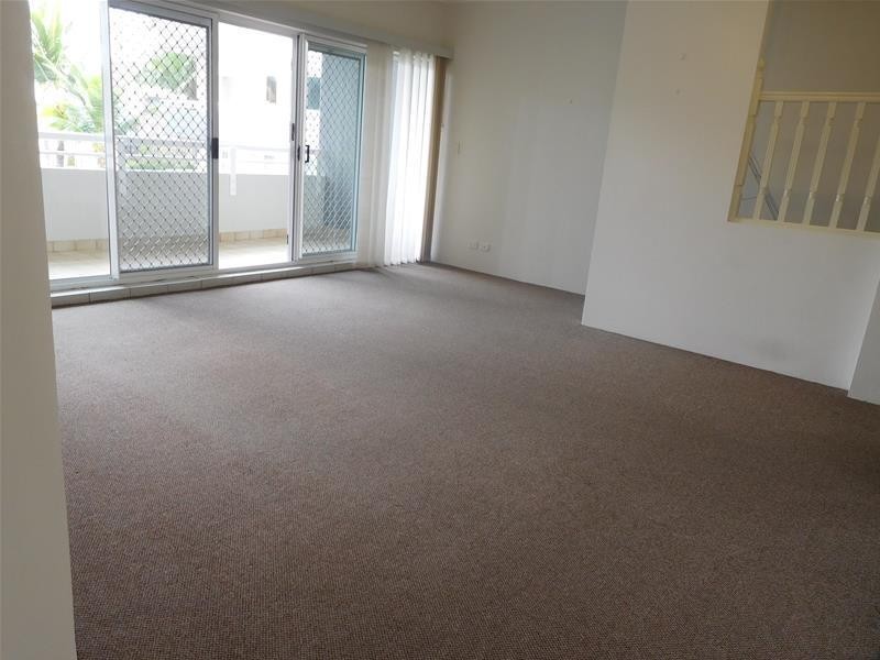 11/14 Jefferson Lane, Palm Beach QLD 4221