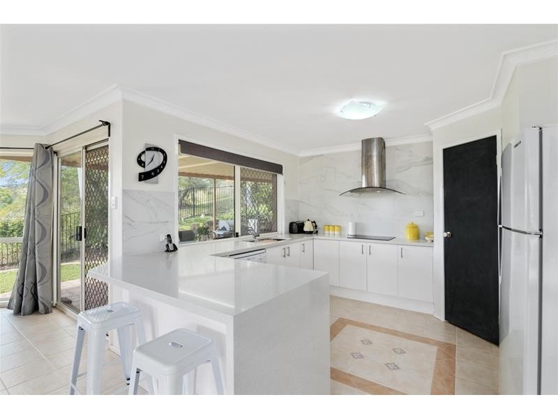 1 Wyara Close, Elanora QLD 4221