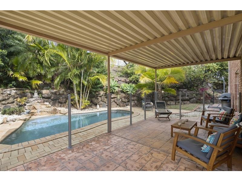 1 Wyara Close, Elanora QLD 4221