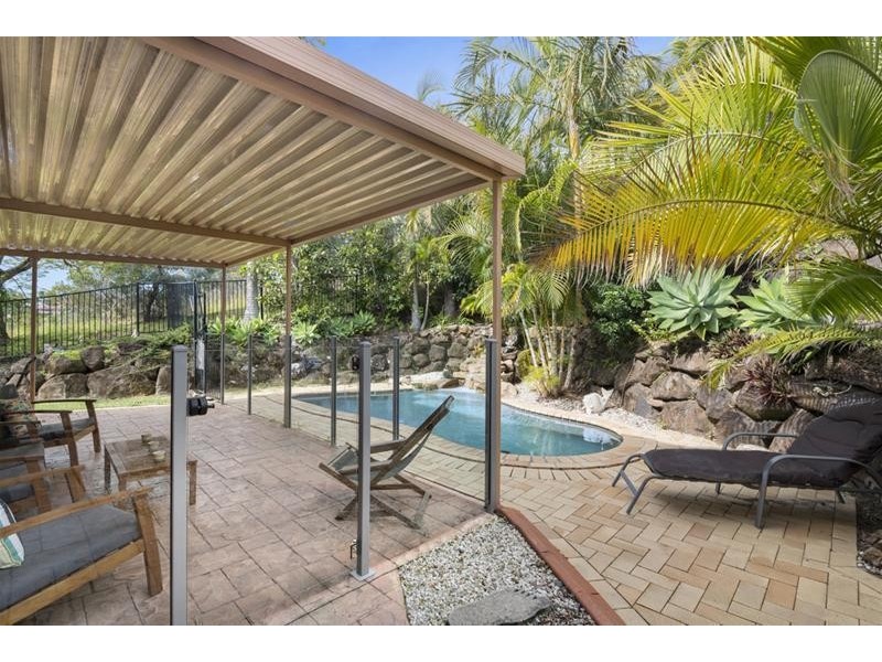 1 Wyara Close, Elanora QLD 4221