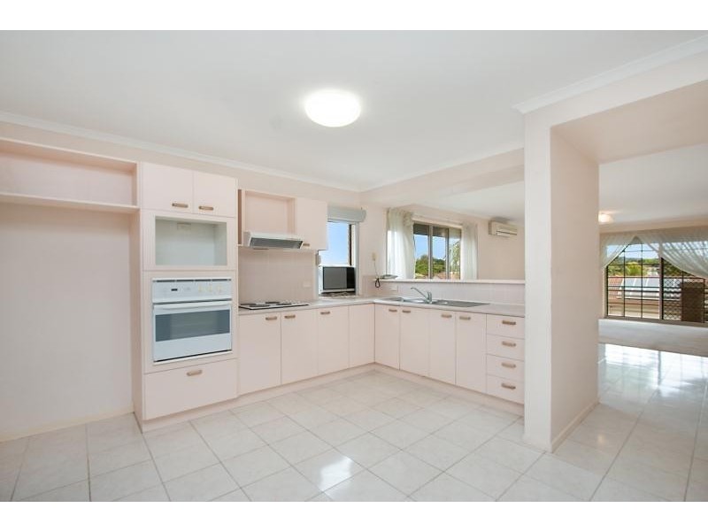 2/14 Waterdown Drive, Elanora QLD 4221