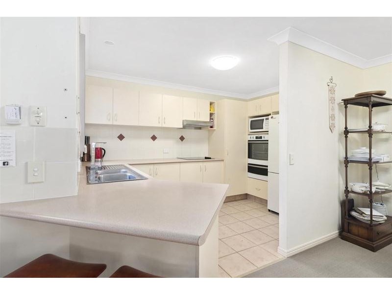 10 Typha Place, Elanora QLD 4221