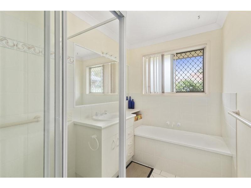 10 Typha Place, Elanora QLD 4221