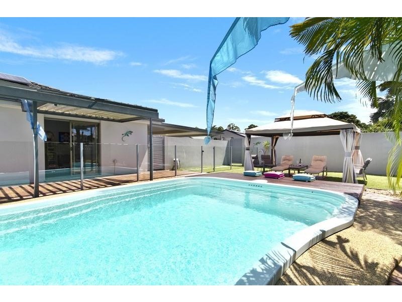 12 Sequoia Close, Elanora QLD 4221