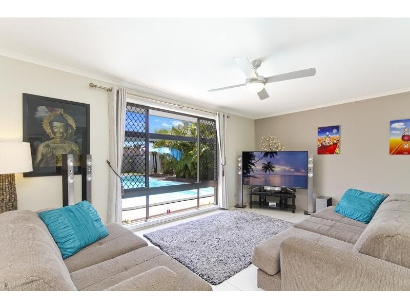 12 Sequoia Close, Elanora QLD 4221