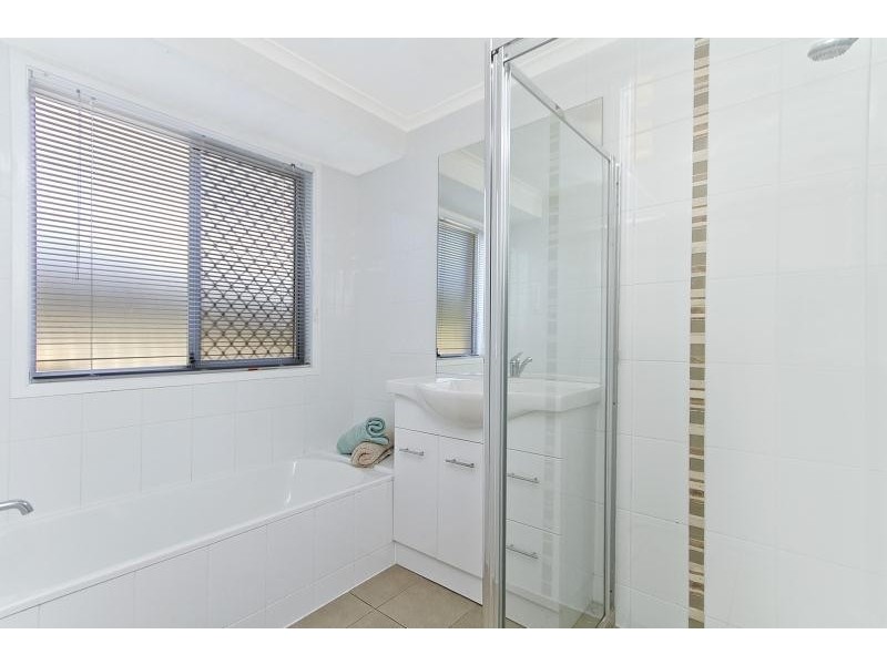 12 Sequoia Close, Elanora QLD 4221