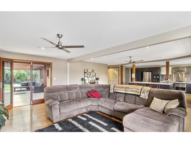 213 Mallawa Drive, Palm Beach QLD 4221