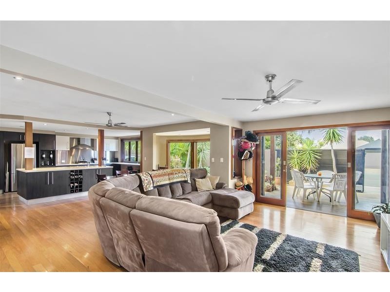 213 Mallawa Drive, Palm Beach QLD 4221