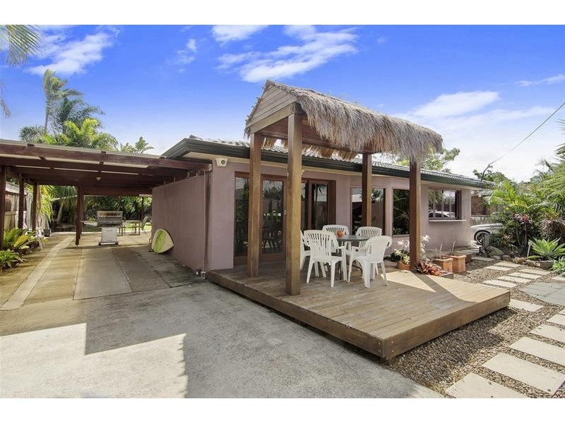 213 Mallawa Drive, Palm Beach QLD 4221