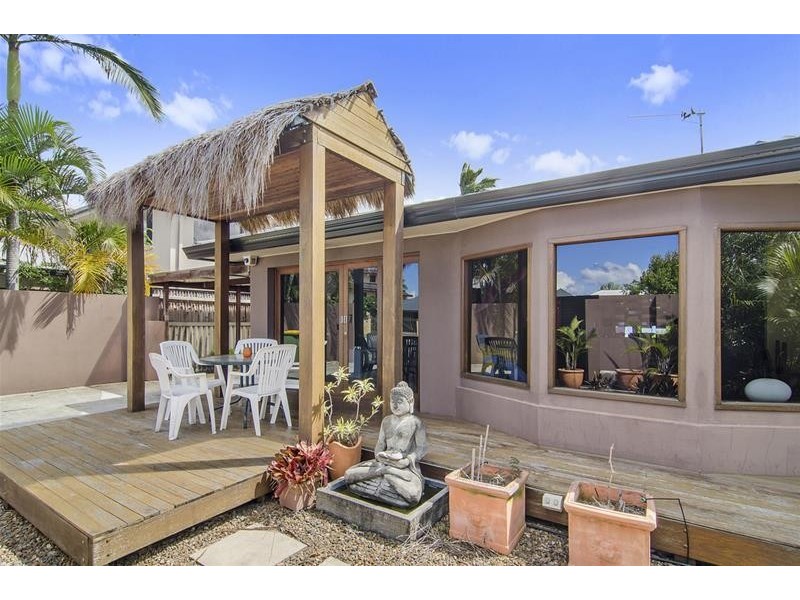 213 Mallawa Drive, Palm Beach QLD 4221