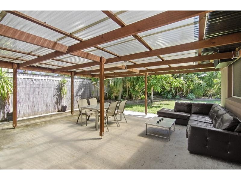 213 Mallawa Drive, Palm Beach QLD 4221