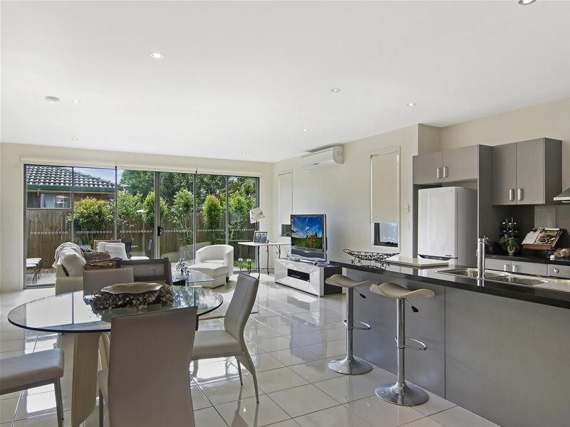 17 Walker Avenue, Palm Beach QLD 4221