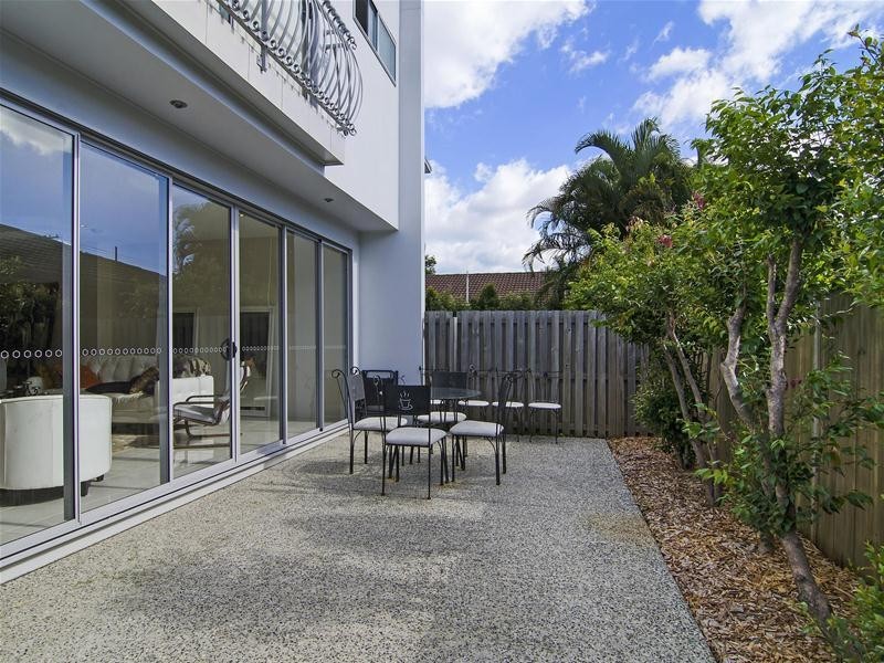 17 Walker Avenue, Palm Beach QLD 4221