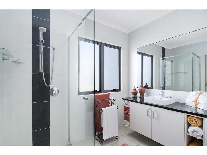 17 Walker Avenue, Palm Beach QLD 4221