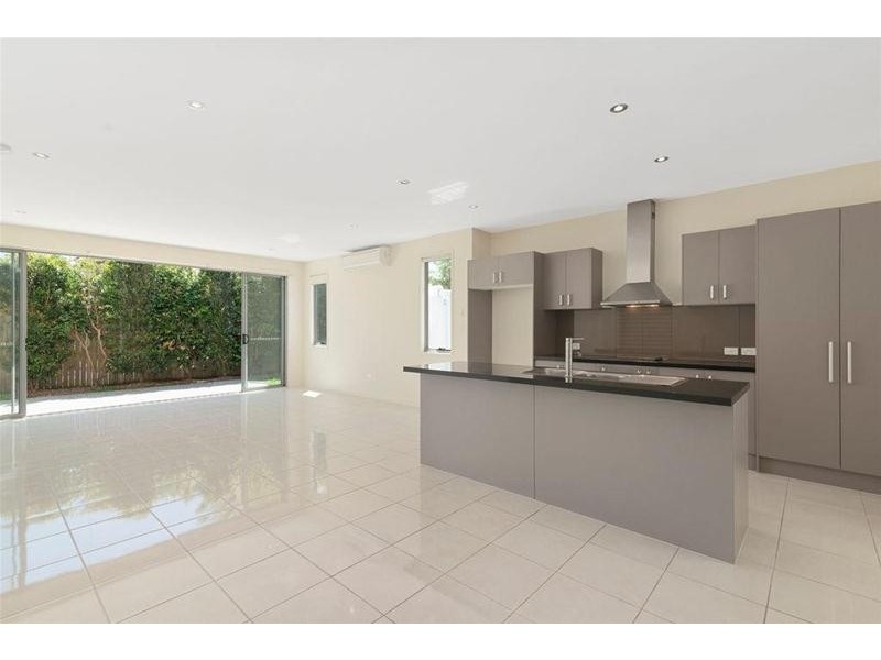 17 Walker Avenue, Palm Beach QLD 4221