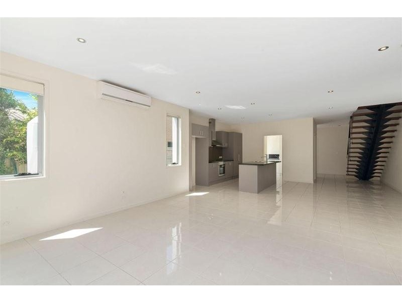 17 Walker Avenue, Palm Beach QLD 4221