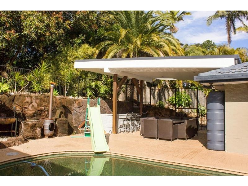 8 Kalamunda Close, Elanora QLD 4221