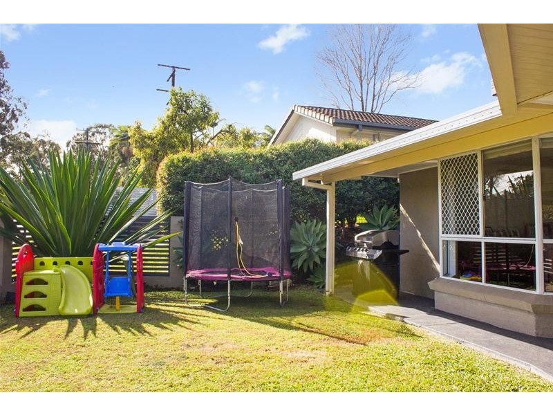 8 Kalamunda Close, Elanora QLD 4221