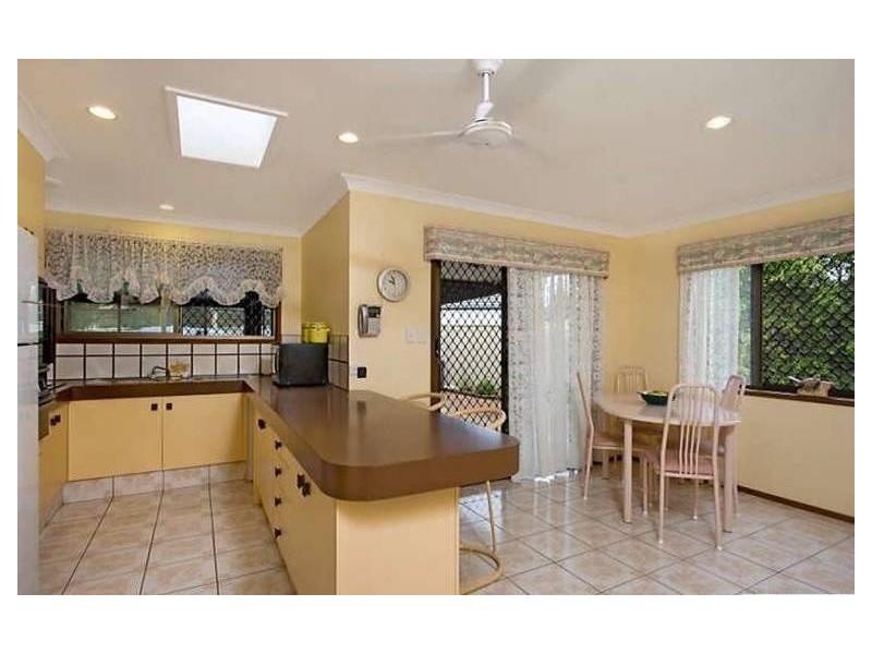 26 Kentia Court, Elanora QLD 4221