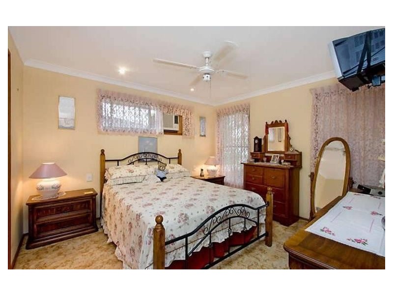 26 Kentia Court, Elanora QLD 4221