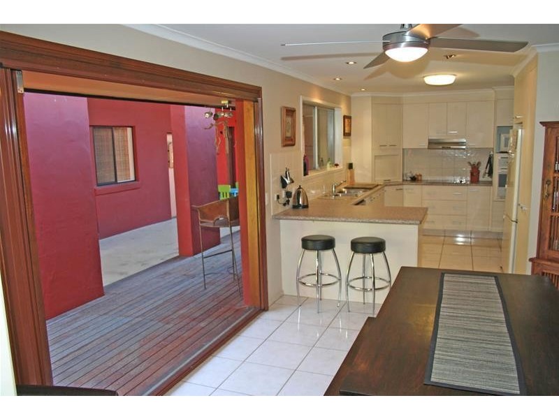 16 Myrtle Court, Palm Beach QLD 4221