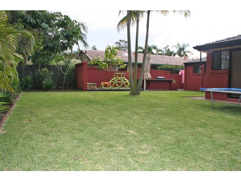 16 Myrtle Court, Palm Beach QLD 4221