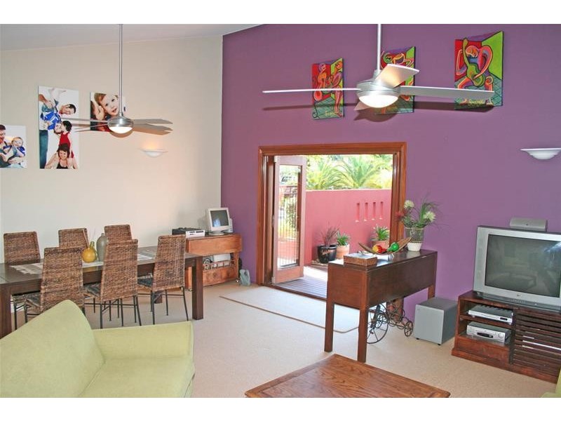 16 Myrtle Court, Palm Beach QLD 4221