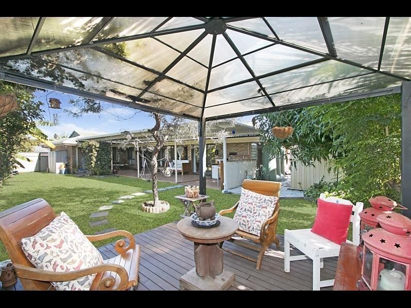 7 Holbrook Way, Elanora QLD 4221