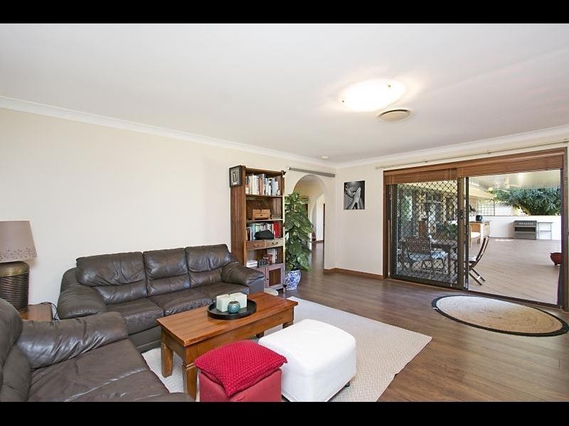 7 Holbrook Way, Elanora QLD 4221